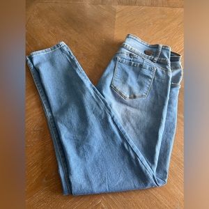 Bamboo size 17 skinny leg Jean. Light wash. New without tags